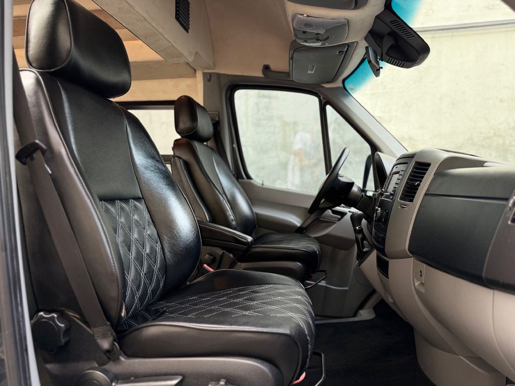 2017 Mercedes-Benz Sprinter Image 40