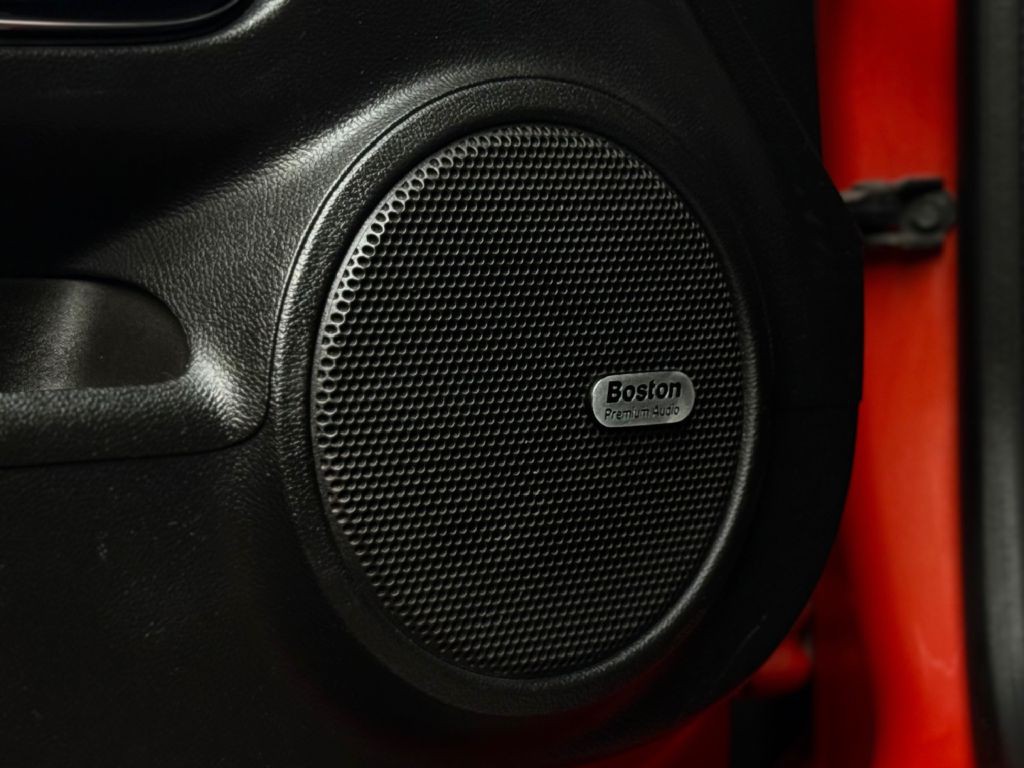 2011 Chevrolet Camaro Image 25
