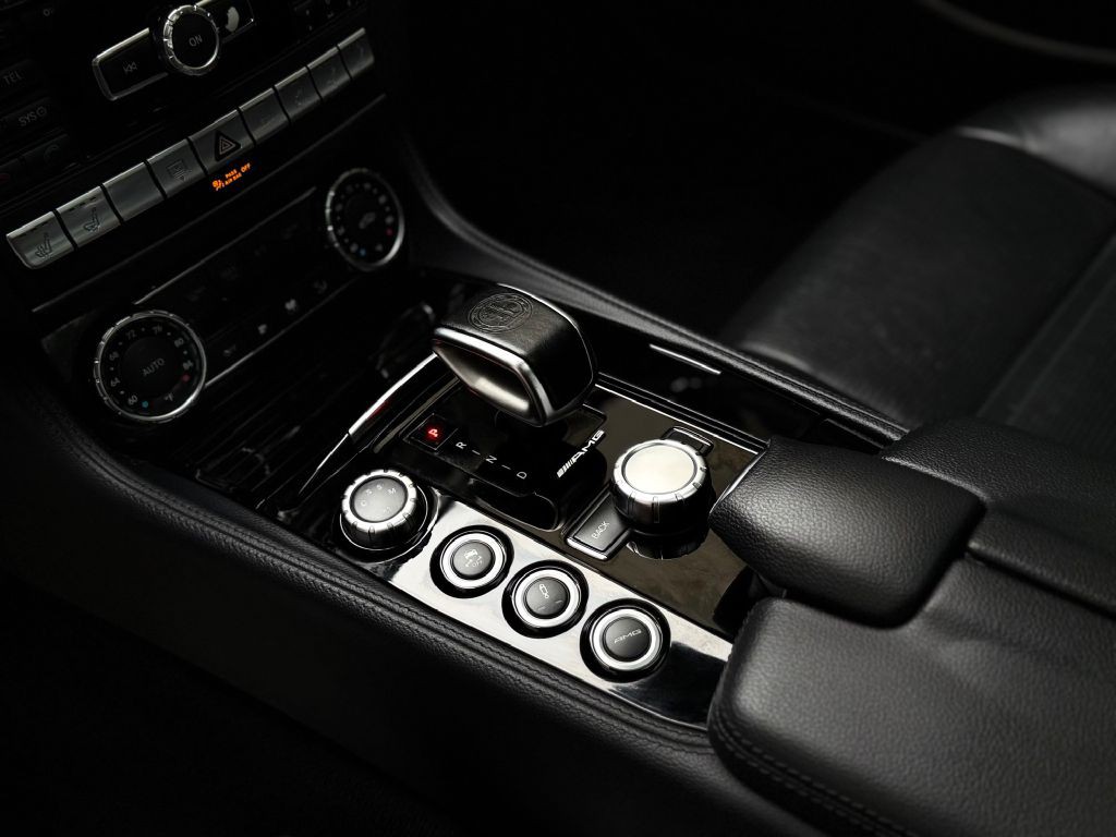 2012 Mercedes-Benz CLS-Class Image 32
