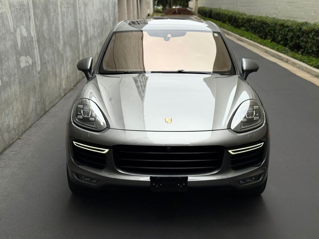 2017 Porsche Cayenne Image 3
