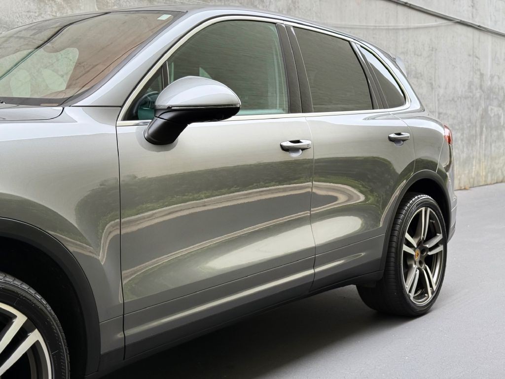 2017 Porsche Cayenne Image 10