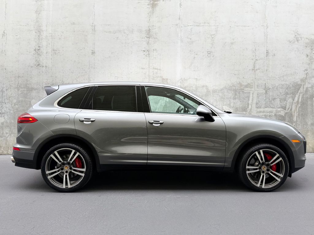 2017 Porsche Cayenne Image 17
