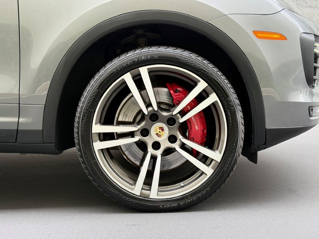 2017 Porsche Cayenne Image 19