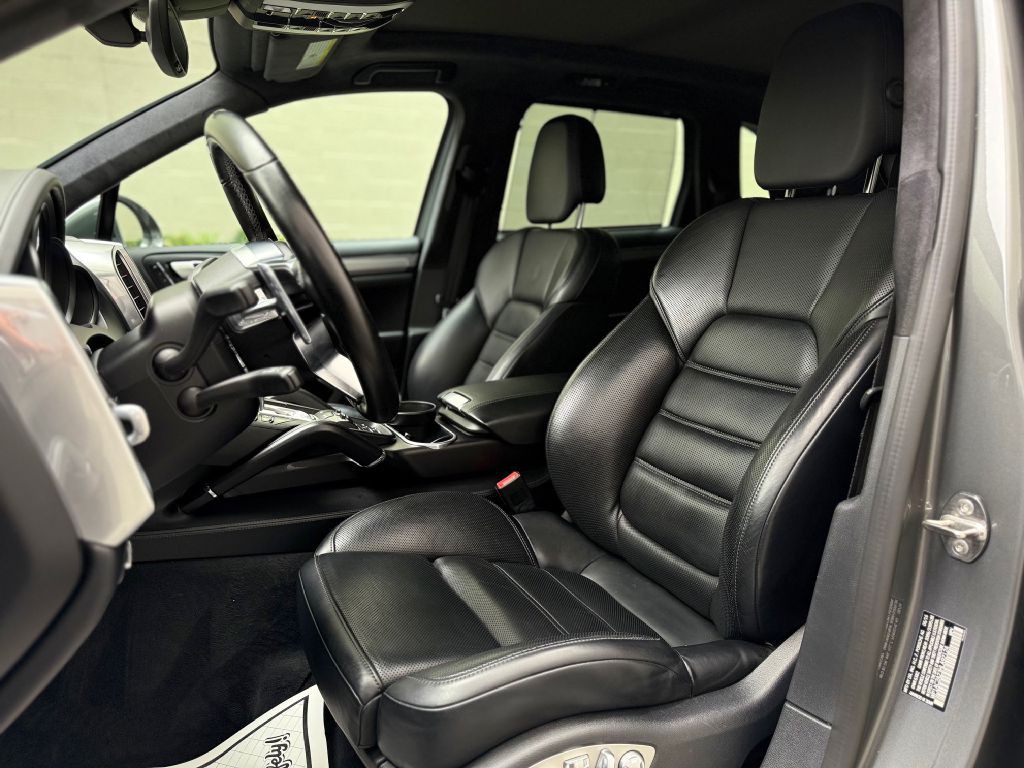 2017 Porsche Cayenne Image 33
