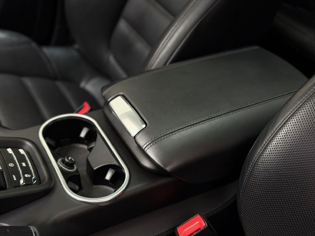 2017 Porsche Cayenne Image 34