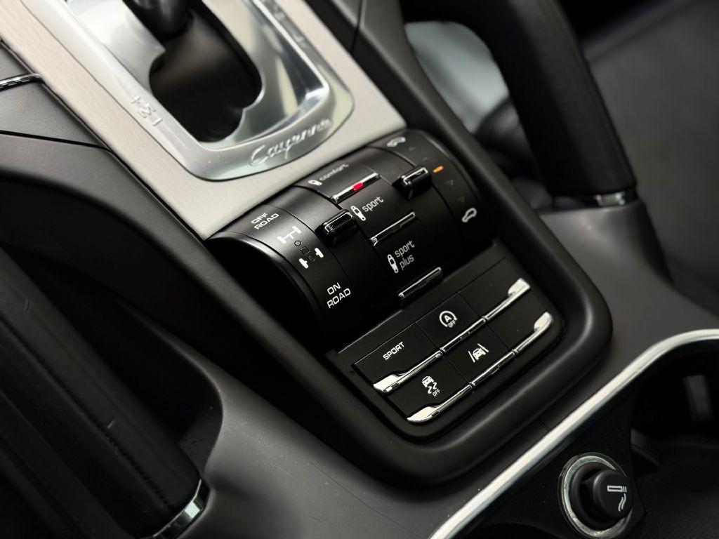 2017 Porsche Cayenne Image 35