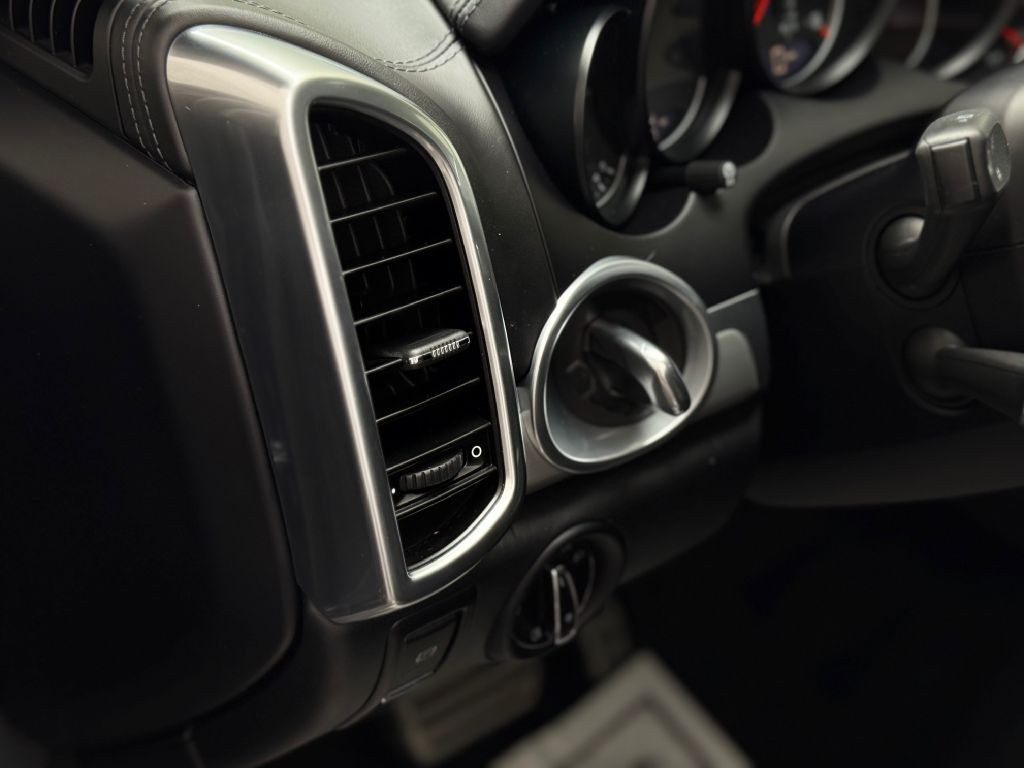 2017 Porsche Cayenne Image 37