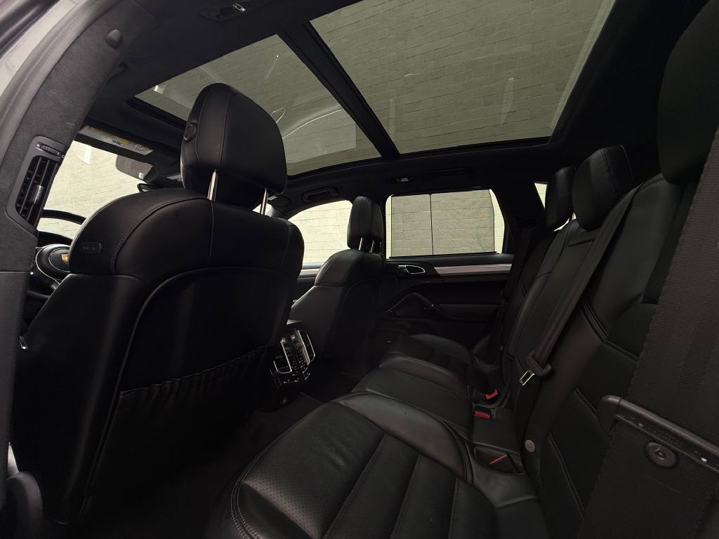2017 Porsche Cayenne Image 39