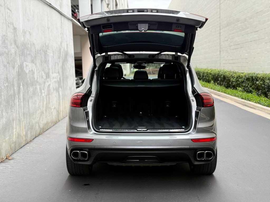2017 Porsche Cayenne Image 42