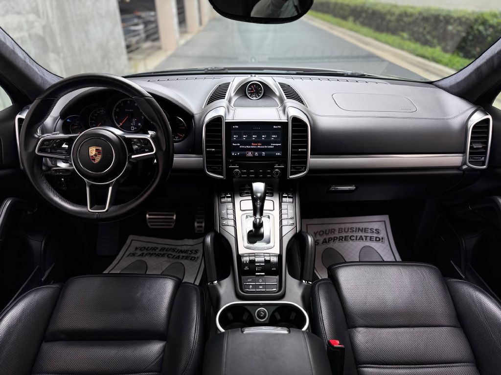 2017 Porsche Cayenne Image 50