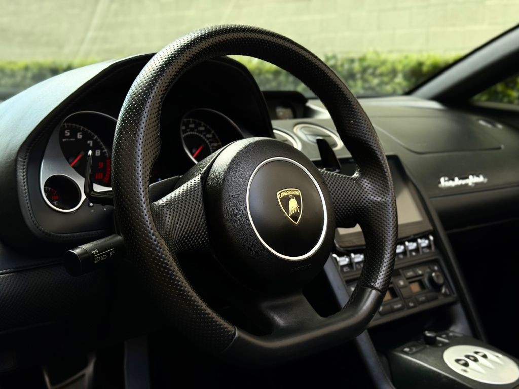 2010 Lamborghini Gallardo Image 30