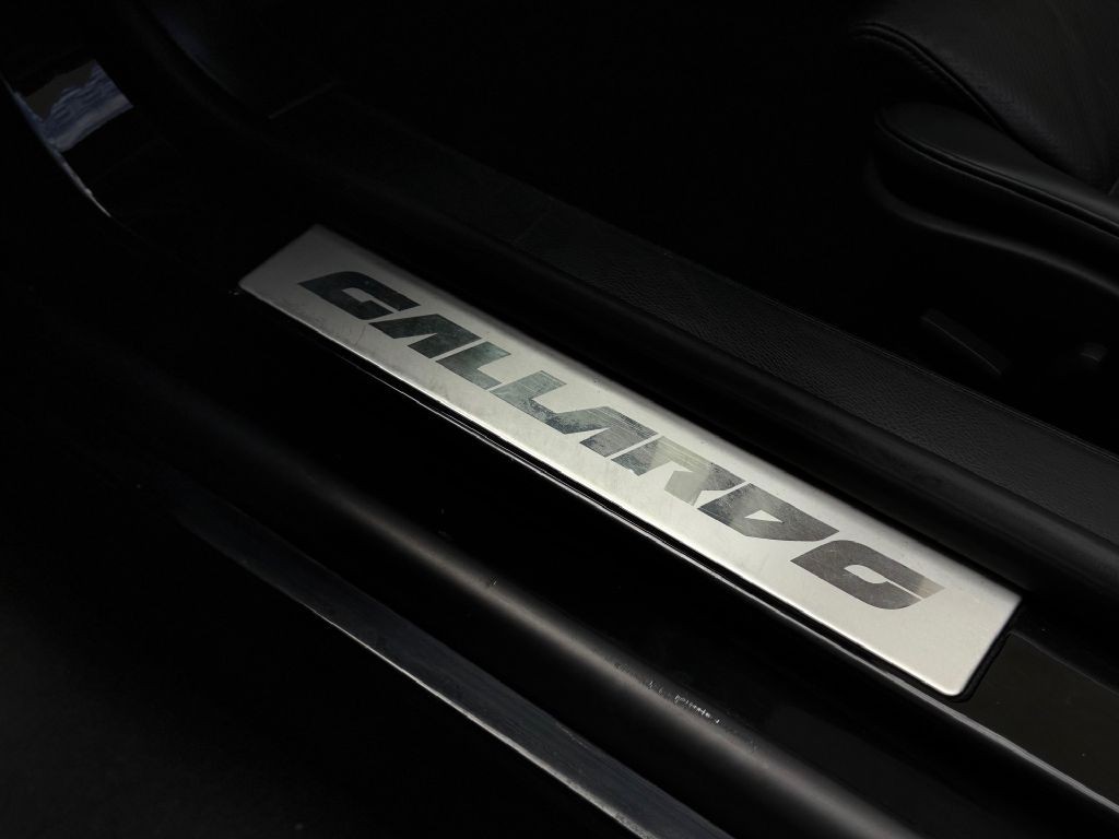 2010 Lamborghini Gallardo Image 32