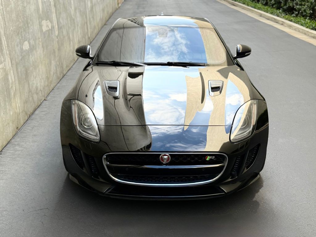2017 Jaguar F-TYPE Image 4
