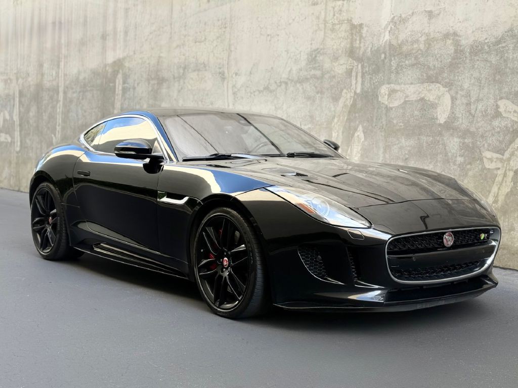 2017 Jaguar F-TYPE Image 10