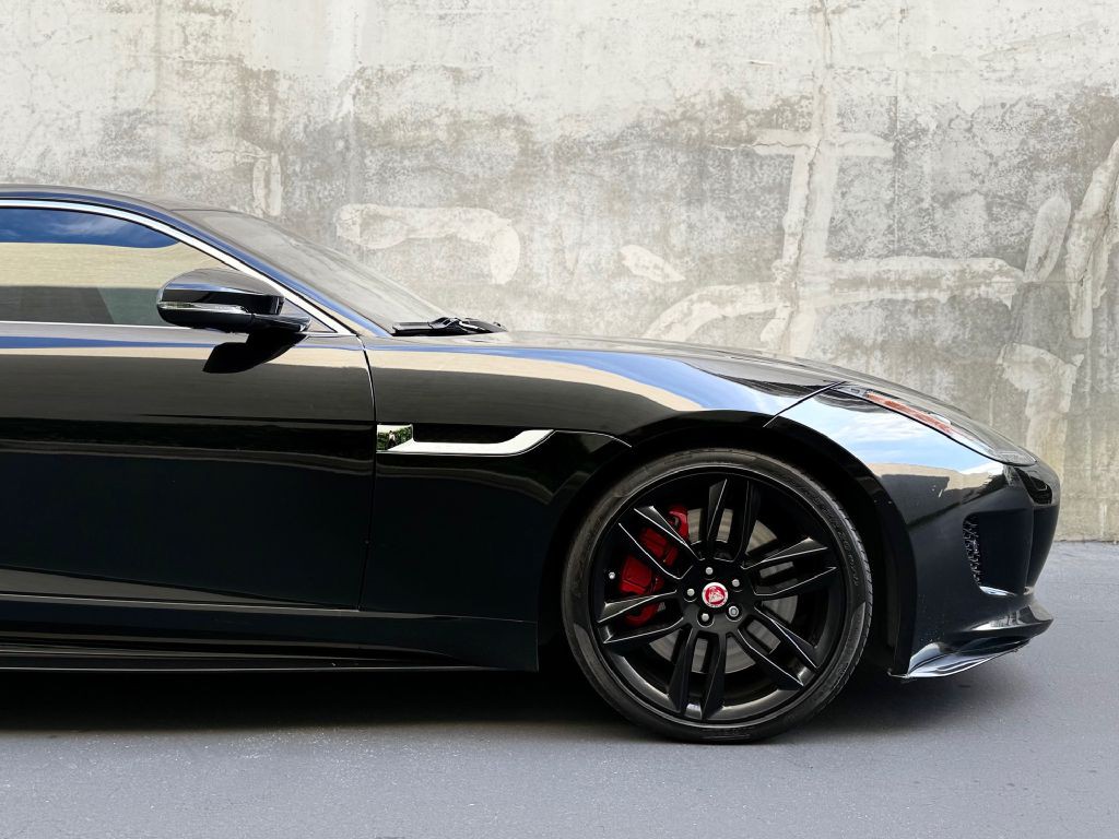 2017 Jaguar F-TYPE Image 11