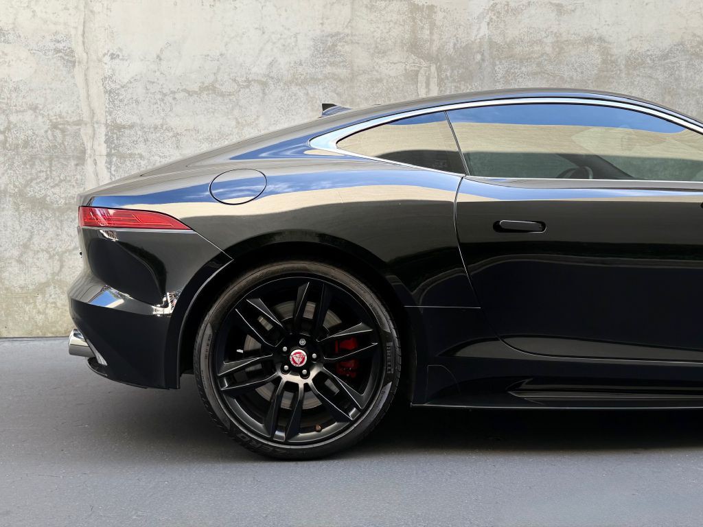 2017 Jaguar F-TYPE Image 13