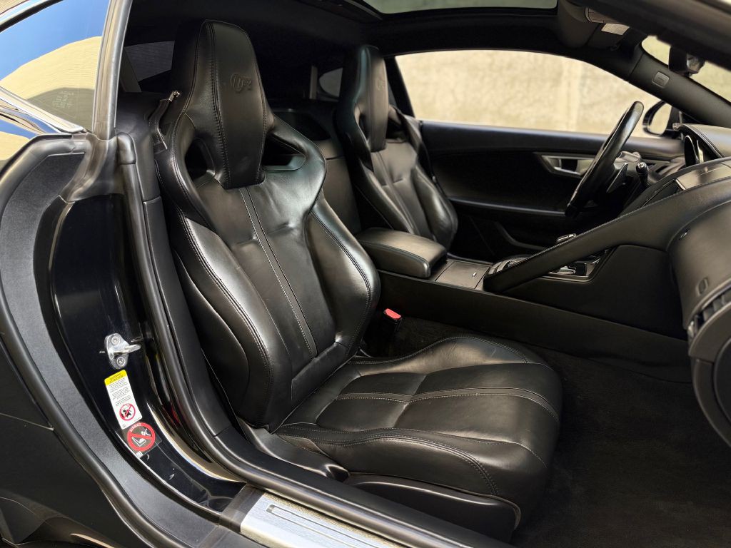 2017 Jaguar F-TYPE Image 24