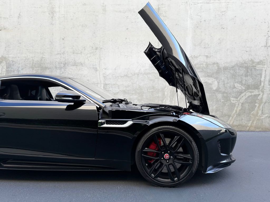 2017 Jaguar F-TYPE Image 29