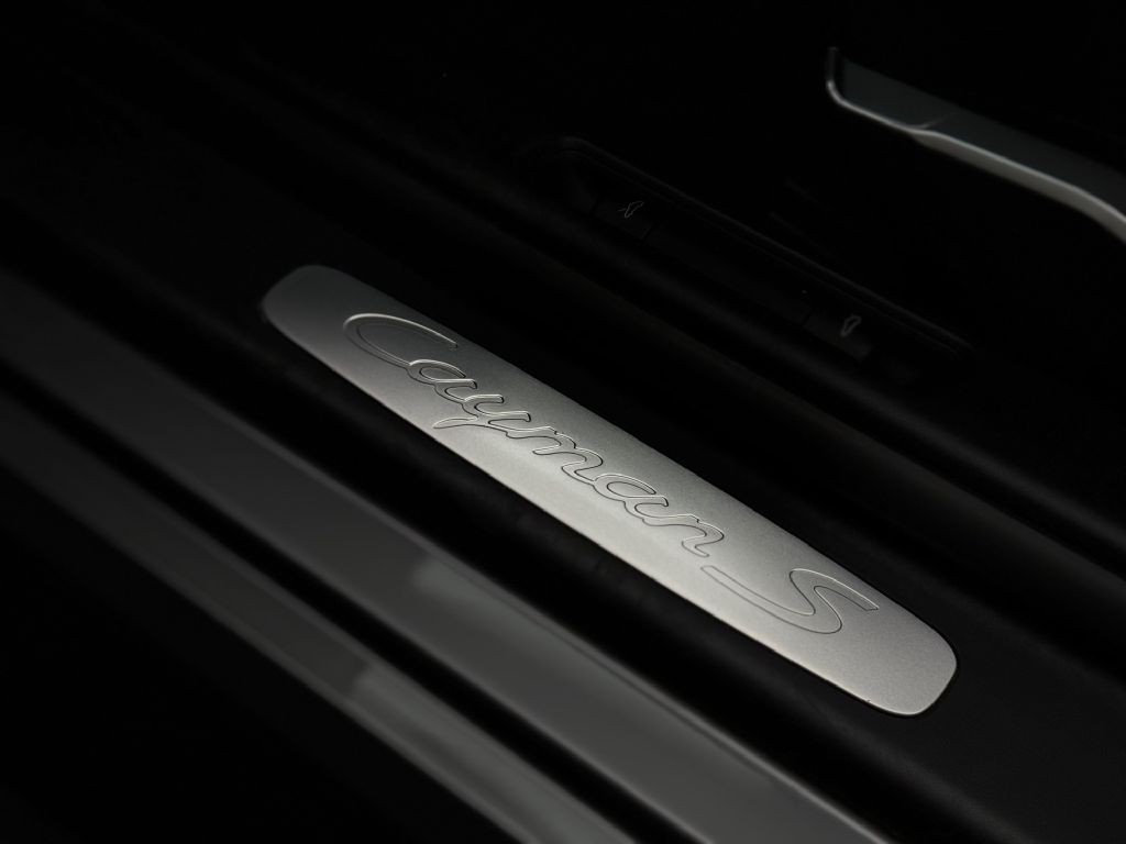 2011 Porsche Cayman Image 23