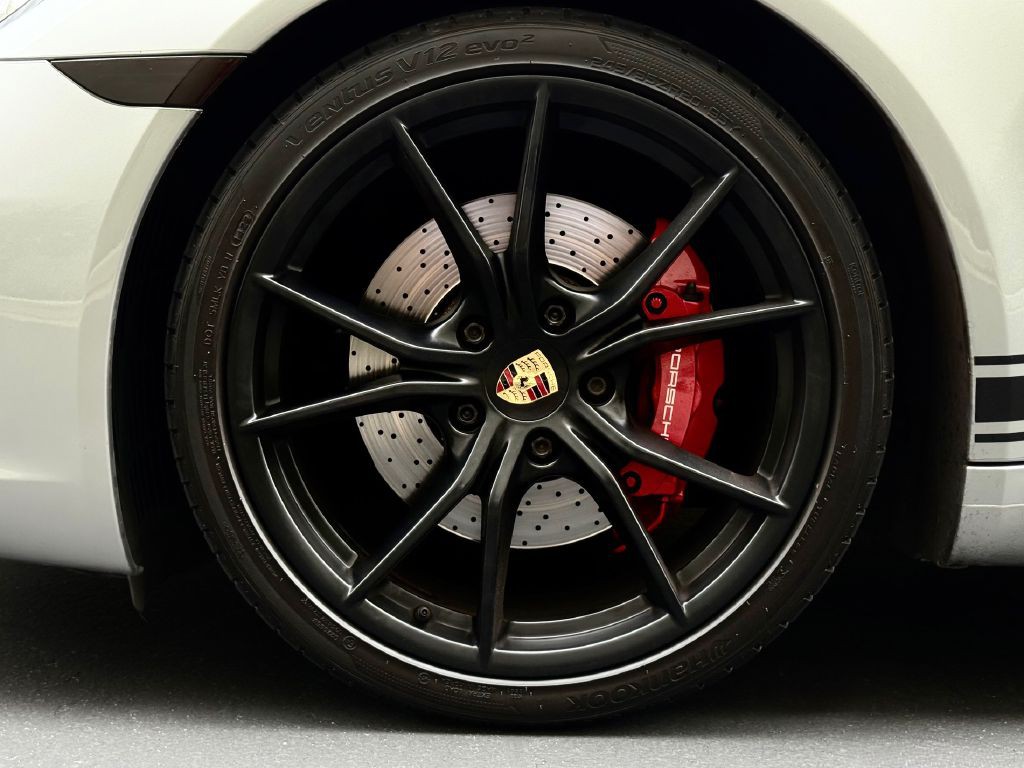 2018 Porsche 911 Image 7