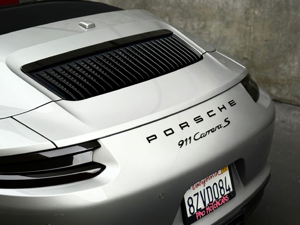 2018 Porsche 911 Image 14