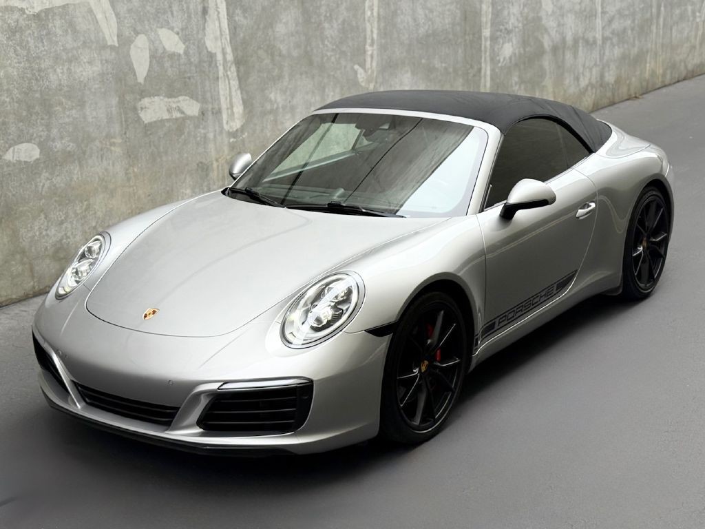 2018 Porsche 911 Image 32
