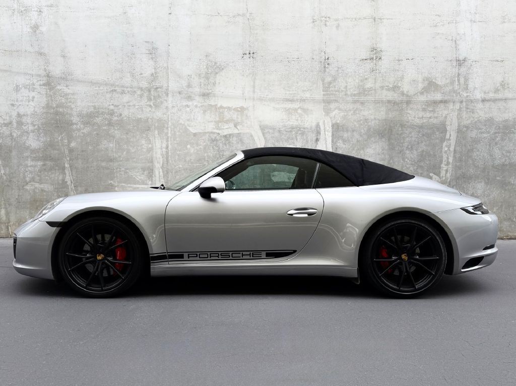 2018 Porsche 911 Image 33