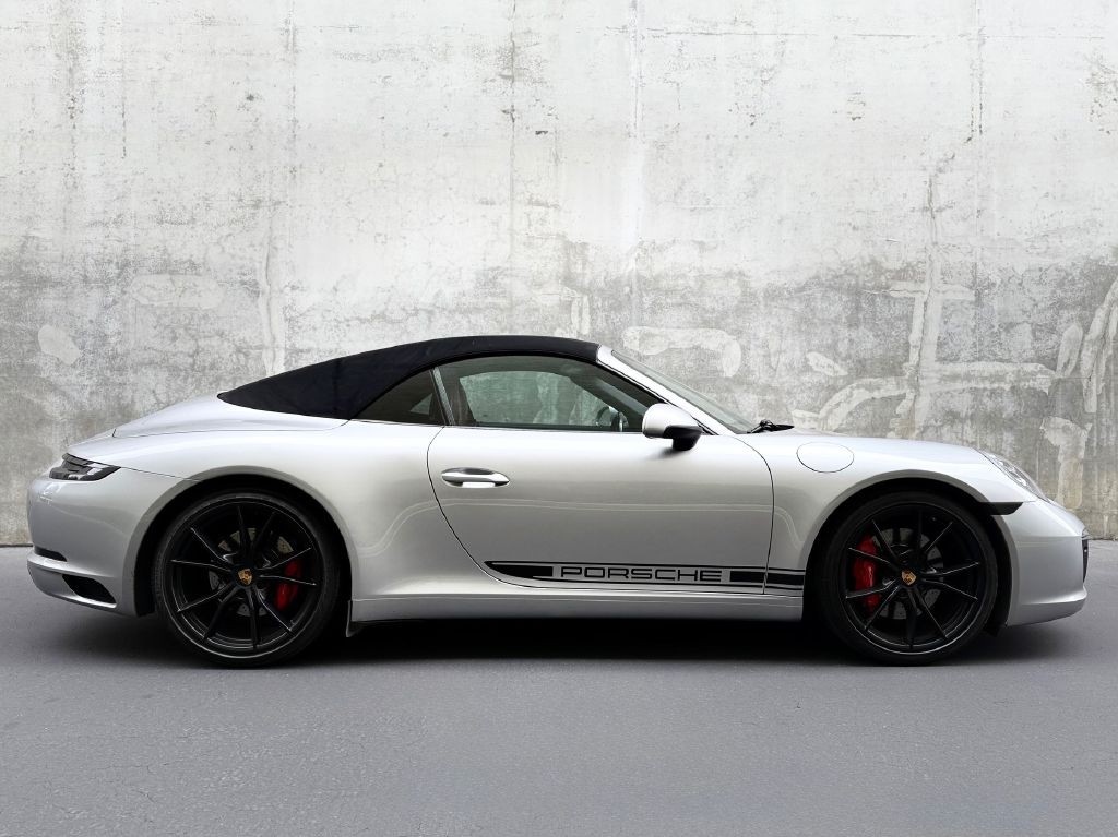 2018 Porsche 911 Image 29
