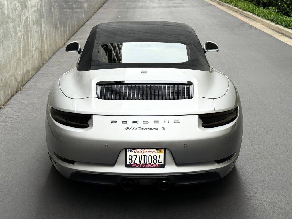 2018 Porsche 911 Image 30