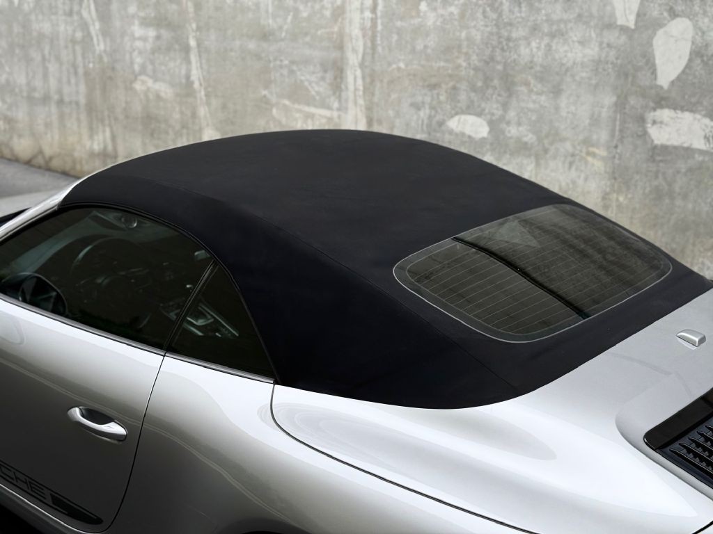 2018 Porsche 911 Image 34