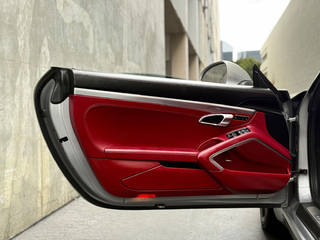 2018 Porsche 911 Image 35