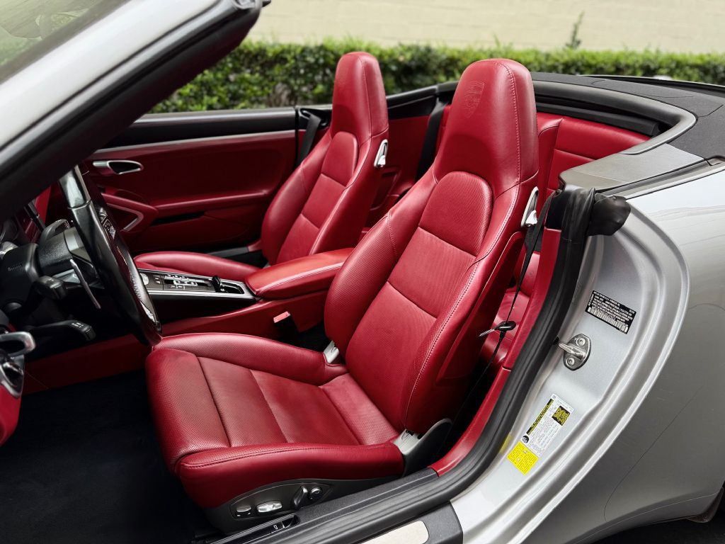 2018 Porsche 911 Image 38