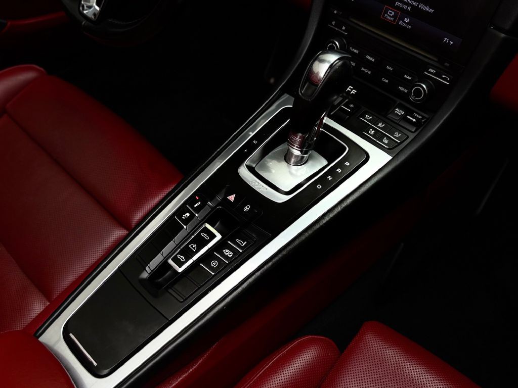 2018 Porsche 911 Image 45