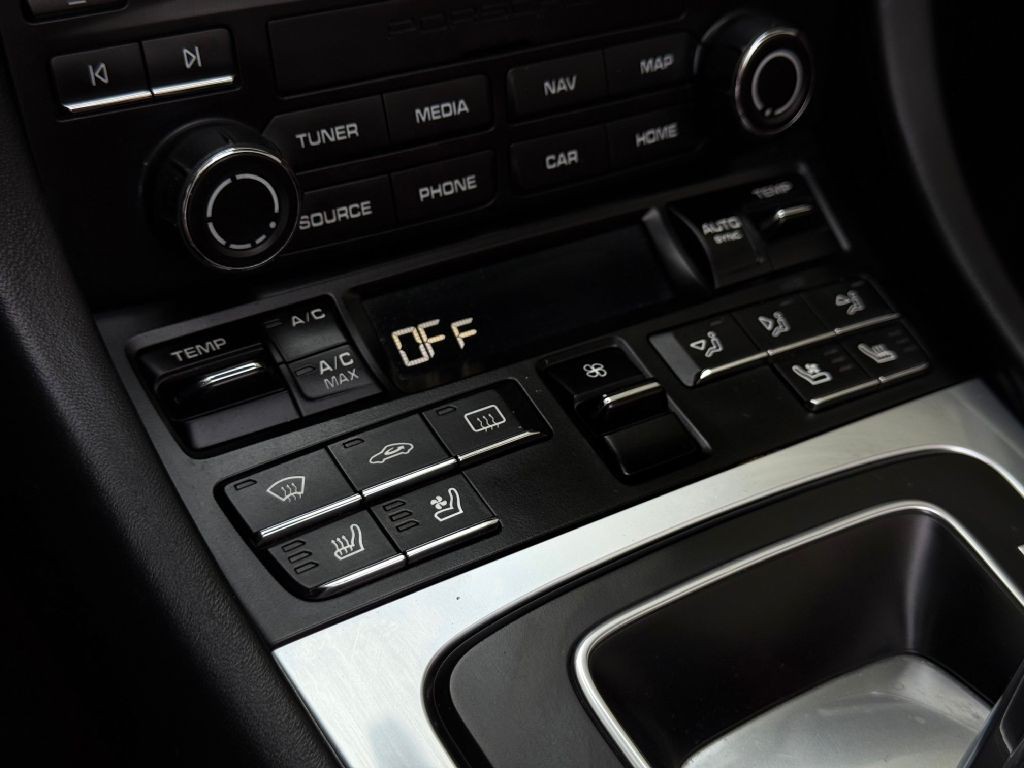 2018 Porsche 911 Image 53