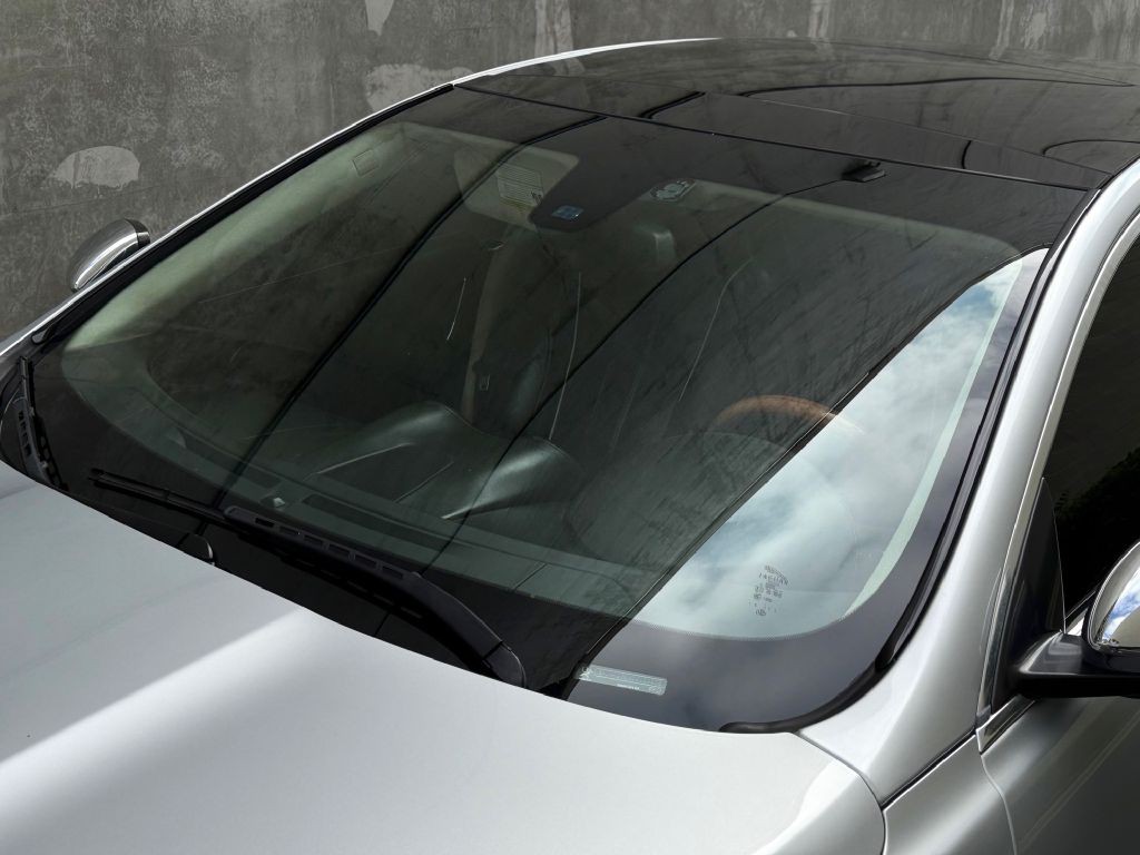 2012 Jaguar XJ Image 13