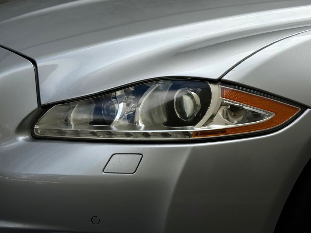2012 Jaguar XJ Image 14