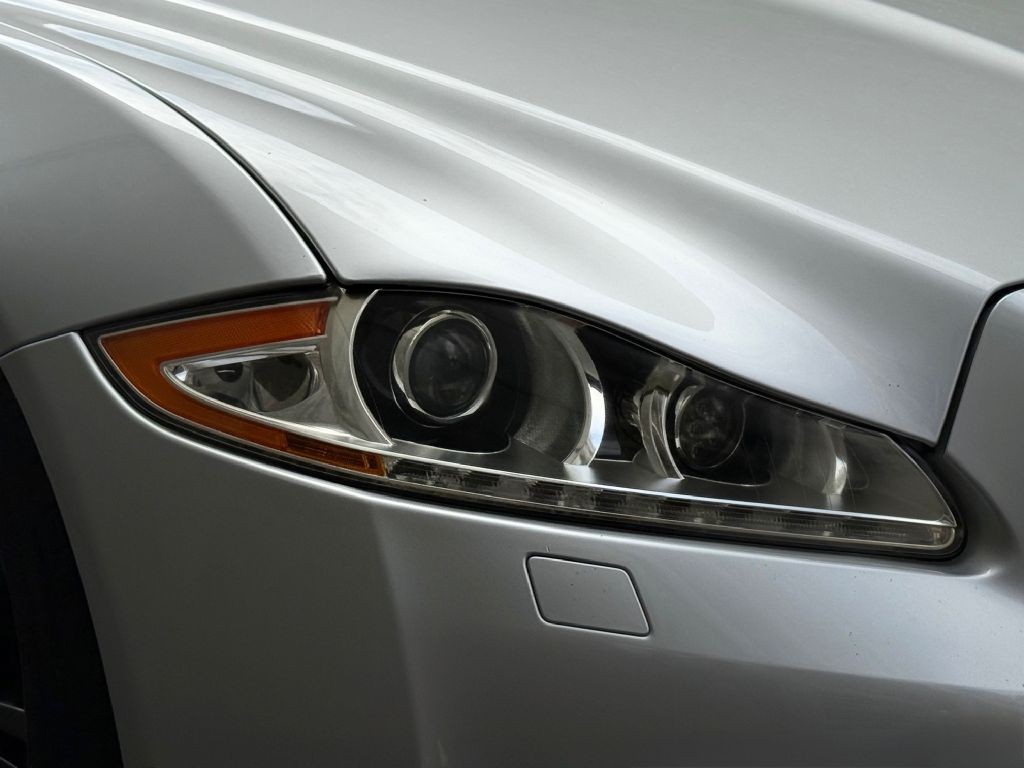 2012 Jaguar XJ Image 15