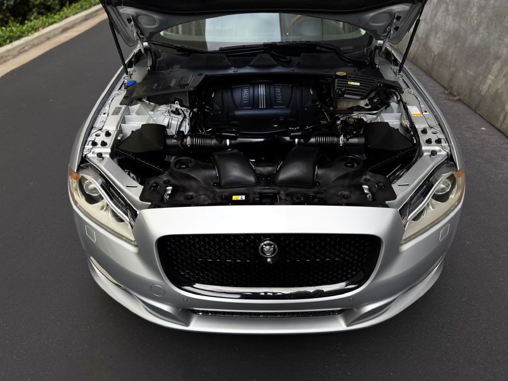2012 Jaguar XJ Image 46