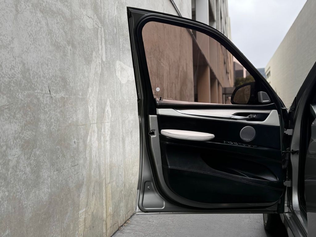 2015 BMW X5 Image 24