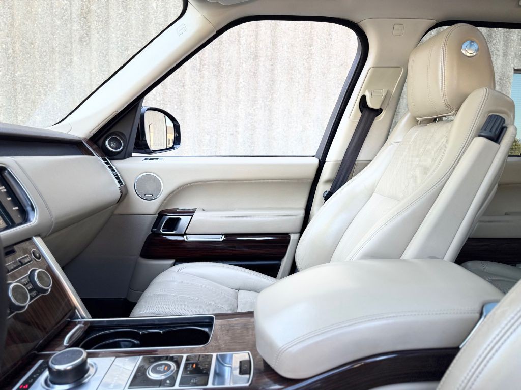 2014 Land Rover Range Rover Image 16