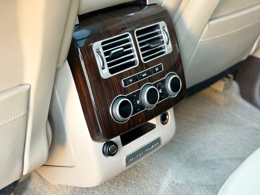 2014 Land Rover Range Rover Image 21