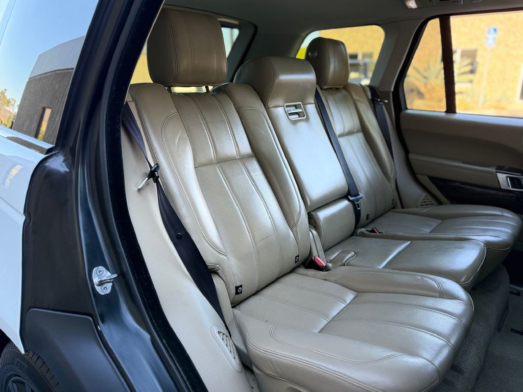 2014 Land Rover Range Rover Image 24