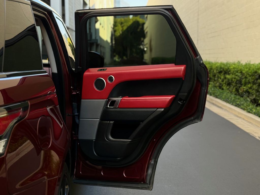 2015 Land Rover Range Rover Sport Image 25