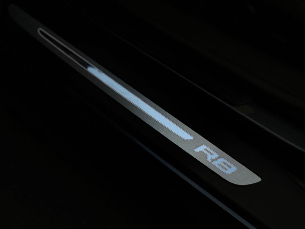 2012 Audi R8 Image 20
