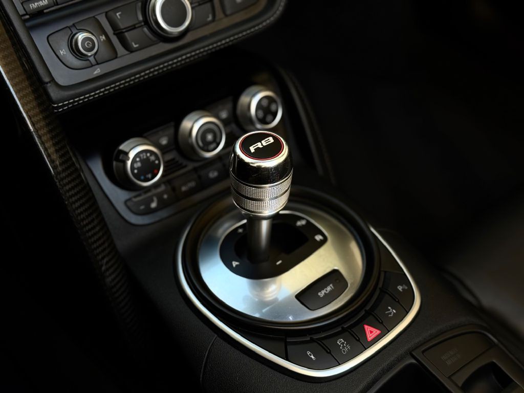2012 Audi R8 Image 27