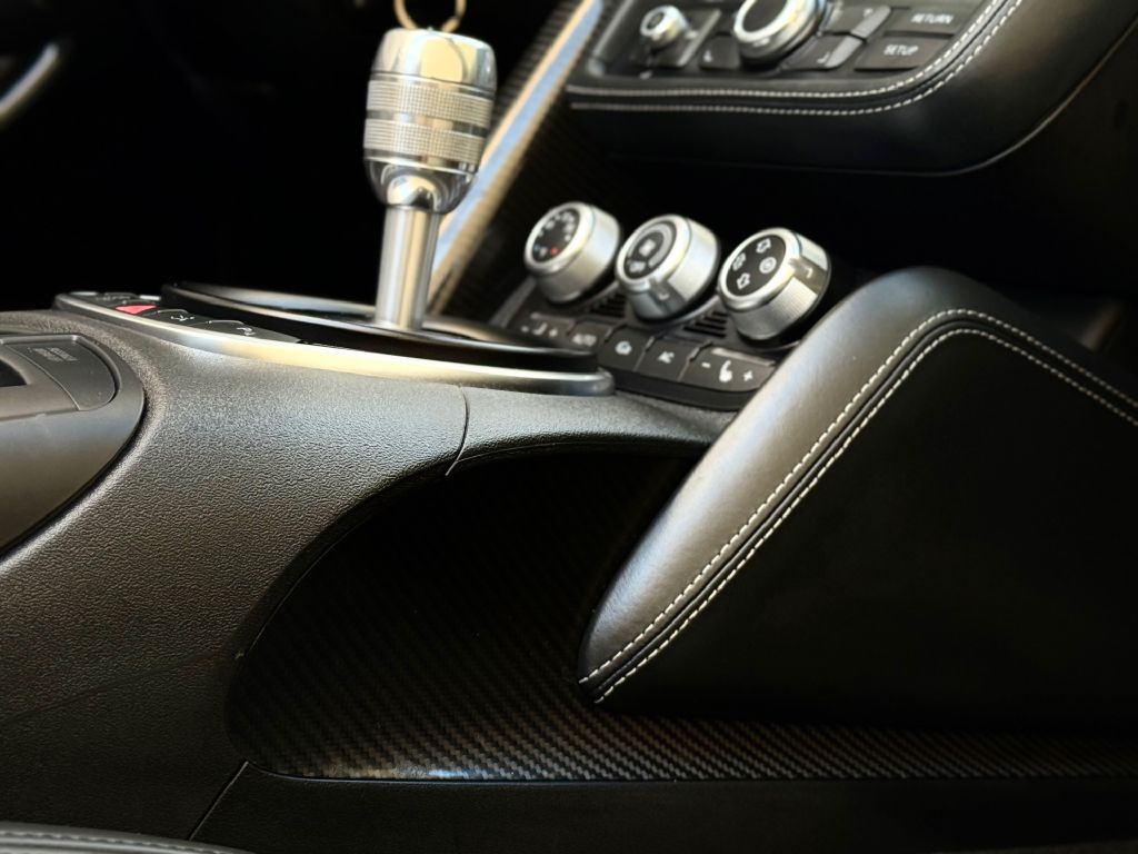 2012 Audi R8 Image 35