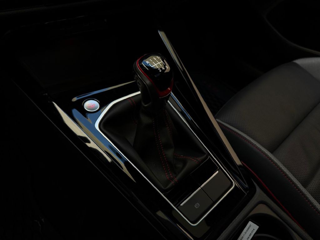 2024 Volkswagen GTI Image 27