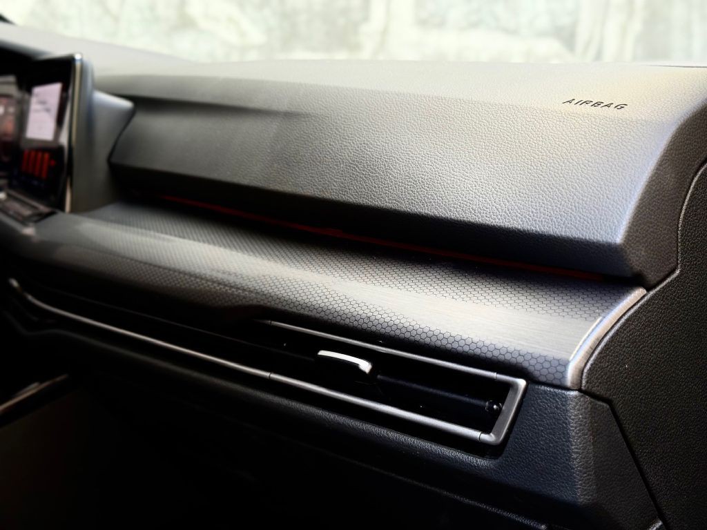 2024 Volkswagen GTI Image 32