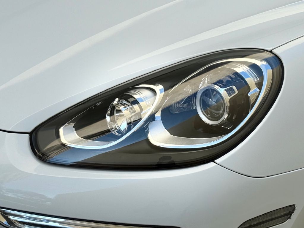2018 Porsche Cayenne Image 8