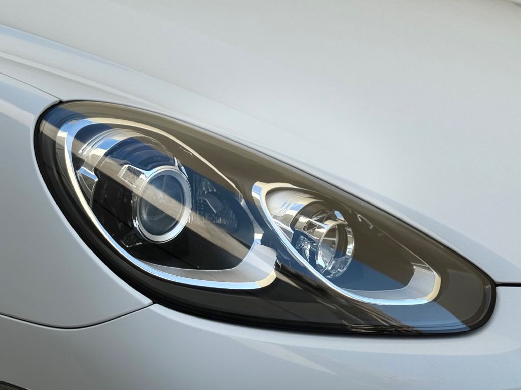 2018 Porsche Cayenne Image 9